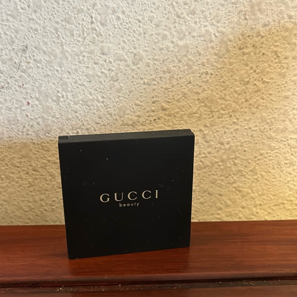 Gucci Beauty Mirror Compact